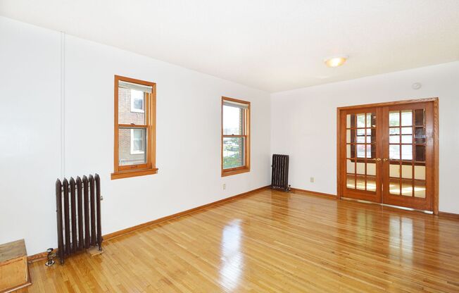 2 beds, 2 baths, 950 sqft, $1,400, Unit 10 - 110