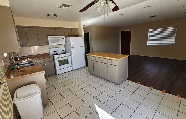 2 beds, 1 bath, $1,550