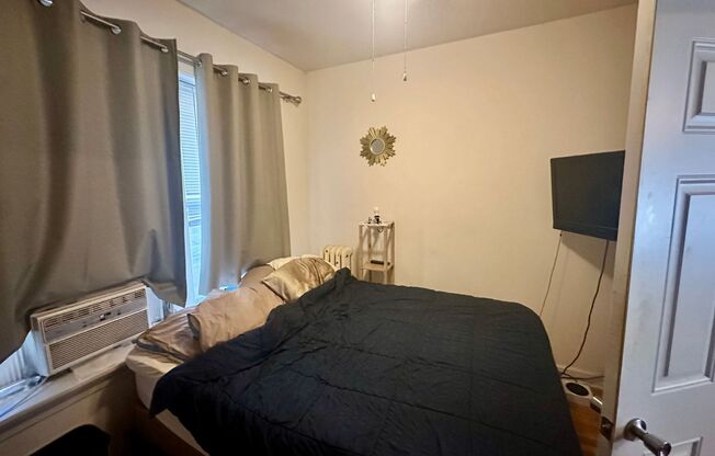 1 bed, 1 bath, 850 sqft, $1,600, Unit 1948-13