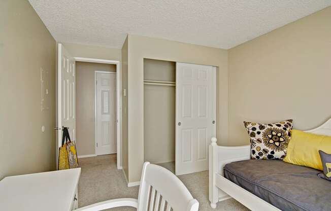Ridge and Shores Bedroom Apartments in Federal Way, WA