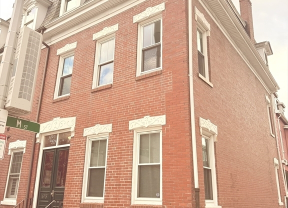 675 E 7 ST