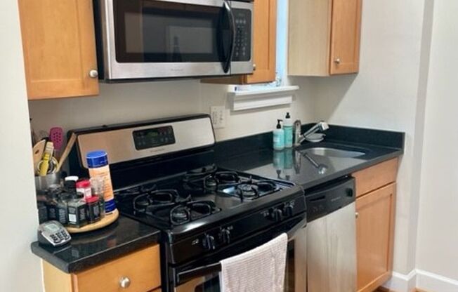 1 bed, 1 bath, 700 sqft, $2,650, Unit 519
