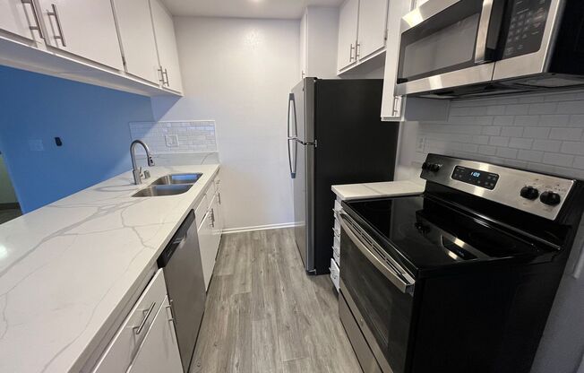 1 bed, 1 bath, 695 sqft, $1,648, Unit 326