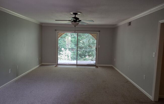 Lovely Two Bedroom/Two Bath Condo - THREE MINUTES AWAY FROM FORT JACKSON!