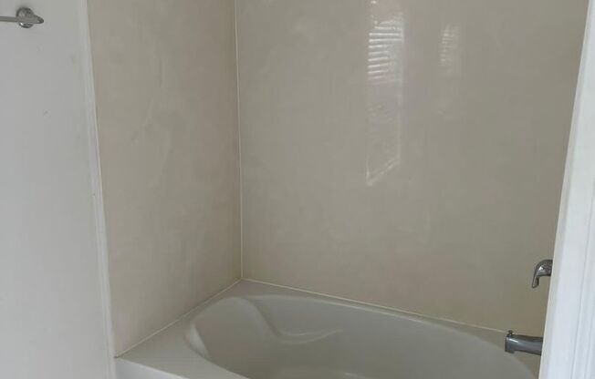 Fabulous 3/2.5 Townhouse located in The Vistas at Stonebridge Commons