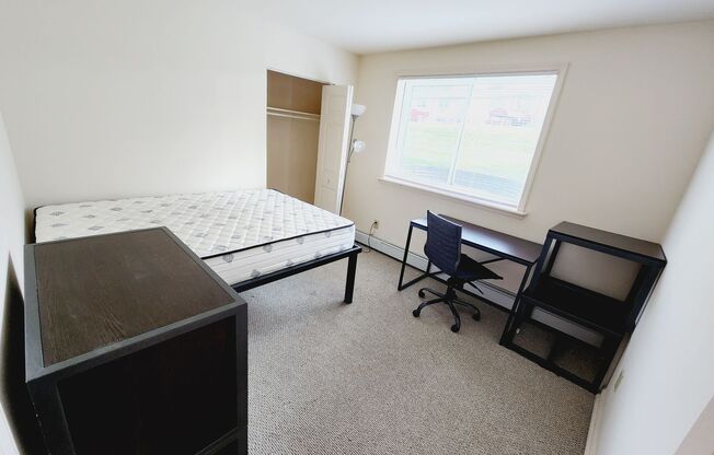 2 beds, 2 baths, 884 sqft, $1,495, Unit K-11