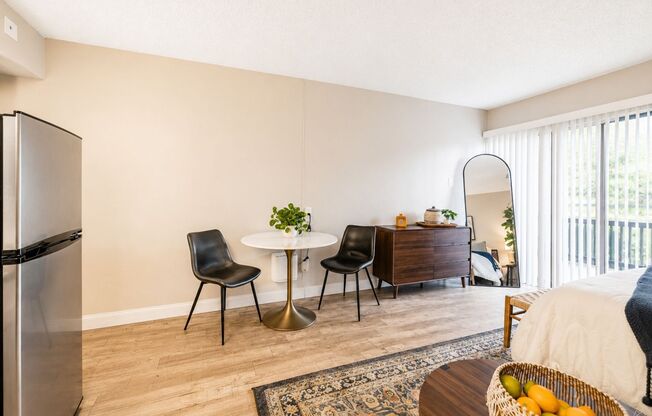 Studio, 1 bath, 364 sqft, $815, Unit 5263 (2401)