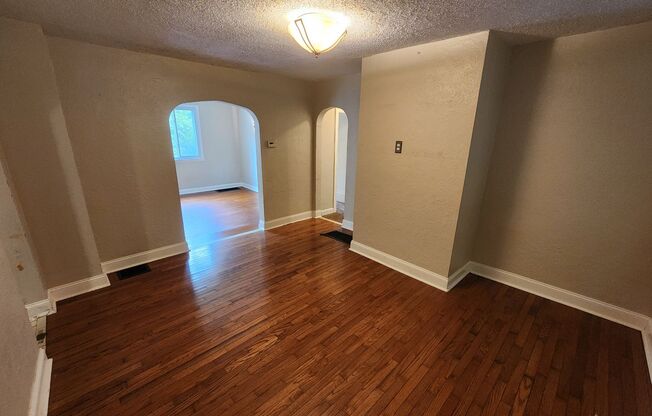 3 beds, 1 bath, $1,295