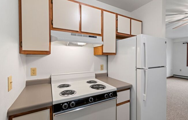 2 beds, 1 bath, 900 sqft, $995, Unit 2840-110