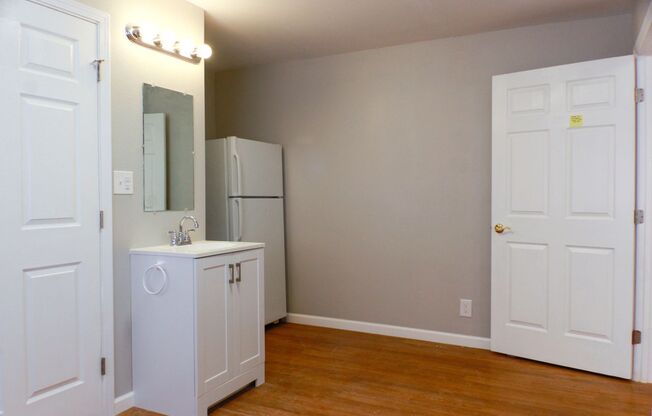 2 beds, 2 baths, $995, Unit 609-2