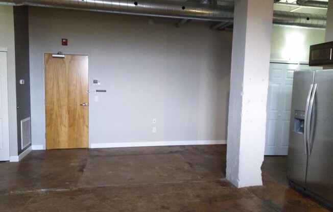 402 E 4th Street