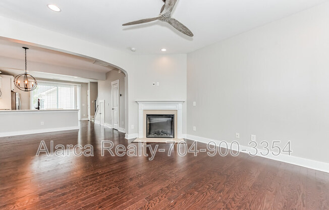 3246 MOSS LN