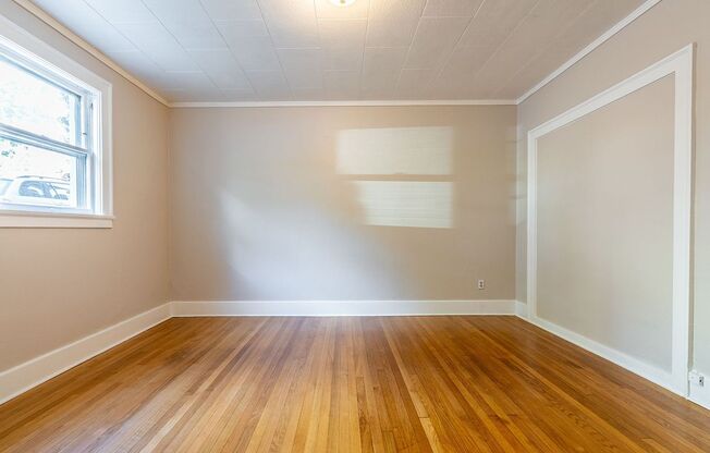 Studio, 1 bath, 400 sqft, $1,345, Unit 005