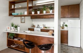 1 bed, 1 bath, 612 sqft, $1,140, Unit GH9-N