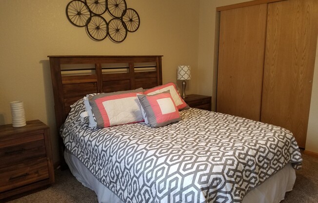 2 beds, 1 bath, 749 sqft, $1,100, Unit 105403