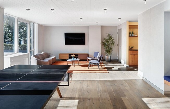 1 bed, 1 bath, 653 sqft, $5,300, Unit 12D