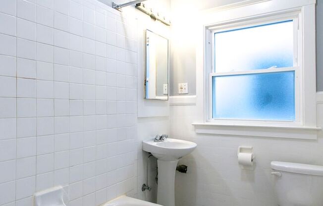 Studio, 1 bath, 500 sqft, $1,695, Unit 405