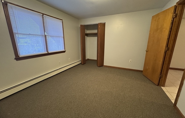 2 beds, 1 bath, 800 sqft, $1,550, Unit A