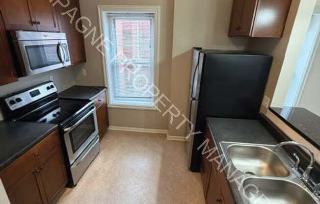 1646/1648 Summit Street