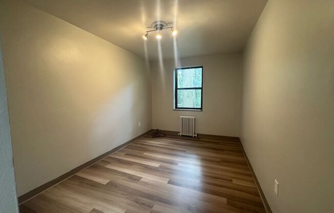 3 beds, 1 bath, 1,000 sqft, $1,649, Unit 6230 Fifth Ave. #224E