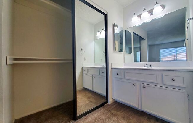2 beds, 2 baths, 930 sqft, $1,825, Unit 32