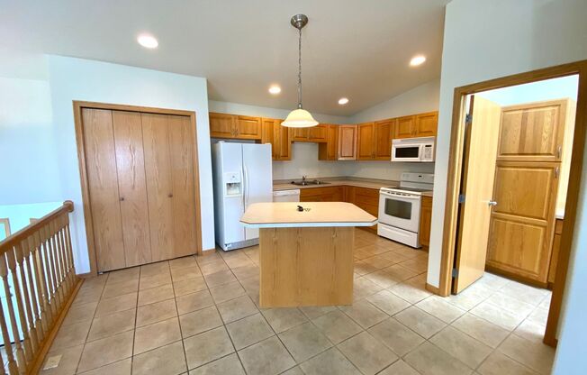 3 Bed, 2 Bath Townhome