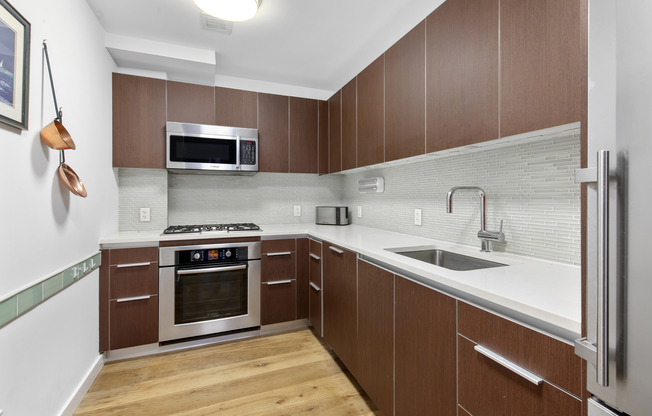 Studio, 1 bath, 595 sqft, $3,995, Unit 1DN