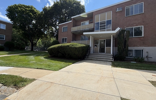 79 LIONEL AVE