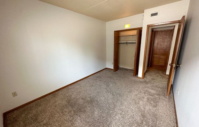 2 beds, 1 bath, $950