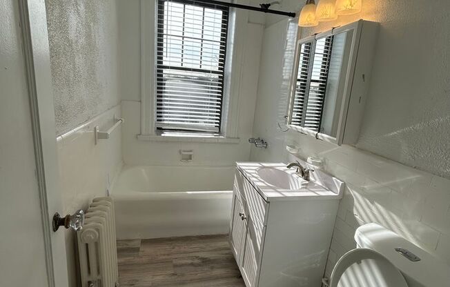 1 bed, 1 bath, 700 sqft, $2,225, Unit D05
