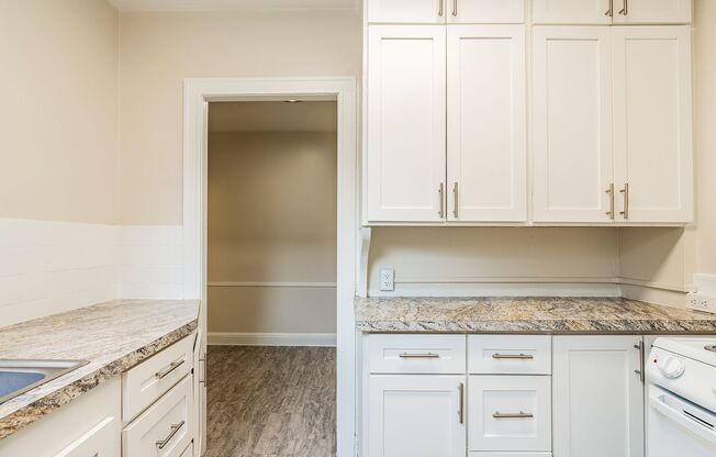 Studio, 1 bath, 349 sqft, $1,199, Unit 411