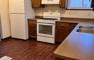 4 beds, 1 bath, $1,400