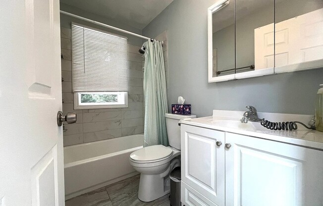 3 beds, 2 baths, 1,600 sqft, $6,300, Unit 201