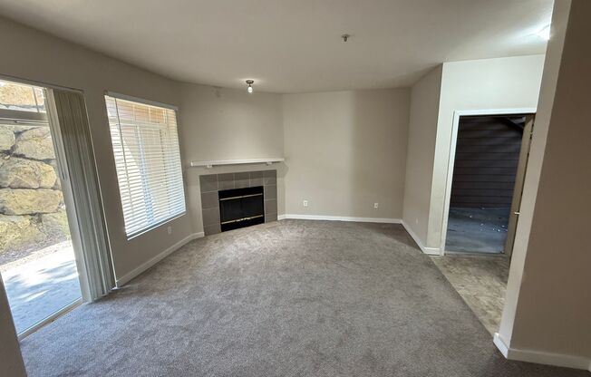 Beautiful Bottom Floor 2bd 1bath Condo For Rent!