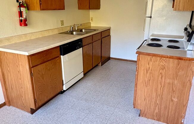 2 beds, 1 bath, 680 sqft, $775, Unit 1006B