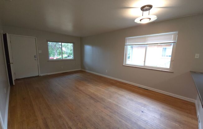 2 beds, 1 bath, $3,600, Unit 821