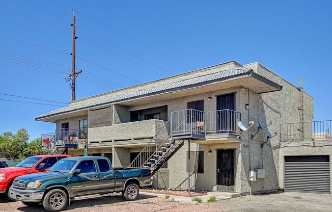1305 Kari Lee Ct. 4 Plex