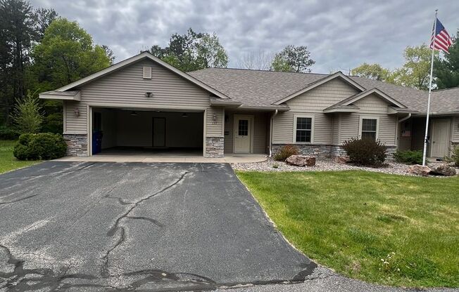 Single Family Home in a Quiet Neighborhood Available!