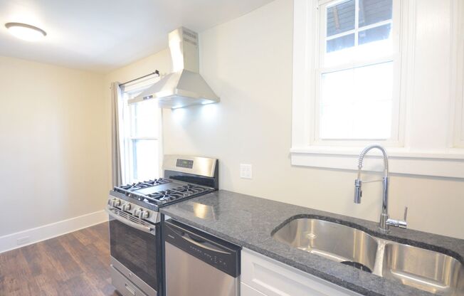 2 beds, 4 baths, $750, Unit 2BR SUBLET