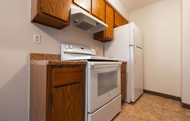 2 beds, 1 bath, $950, Unit 505