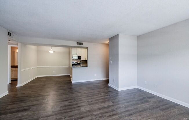 1 bed, 1 bath, 705 sqft, $1,375, Unit 2032