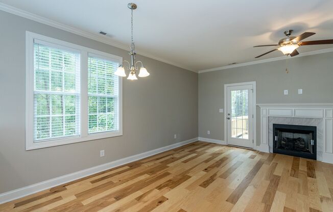 3 bedroom/2.5 Bath End Unit Townhome in Holly Springs