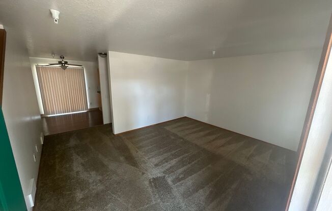 #423-HILLTOP COURT