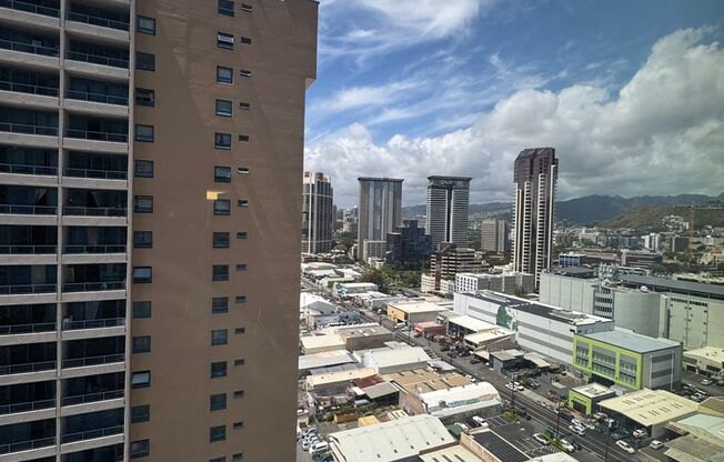 1 bed, 1 bath, $2,500, Unit UNIT # 2103