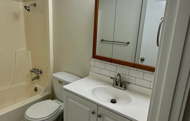 1 bed, 1 bath, 680 sqft, $1,195, Unit 0036