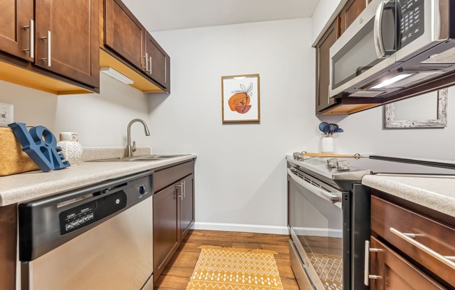 Fully Equipped Kitchen at Whisper Hollow Apartments, Maryland Heights