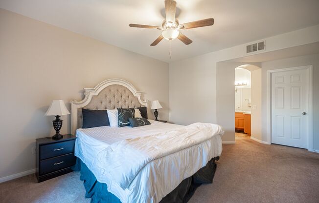 3 beds, 2 baths, $1,600, Unit # 274