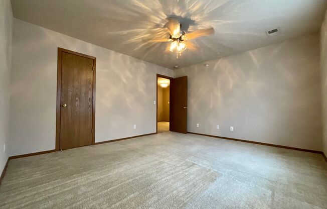 1 bed, 1 bath, 843 sqft, $990, Unit 05-301