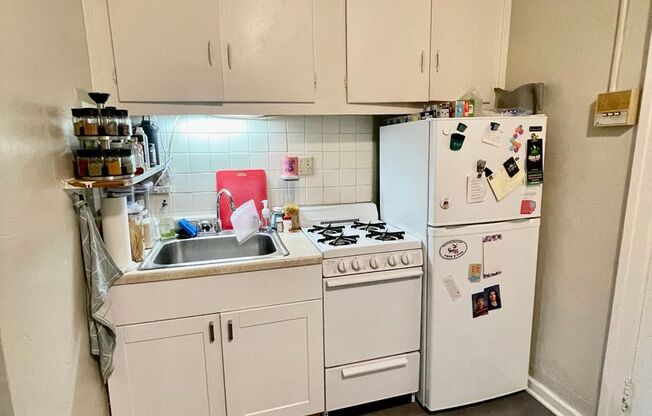 1 bed, 1 bath, $895, Unit 31