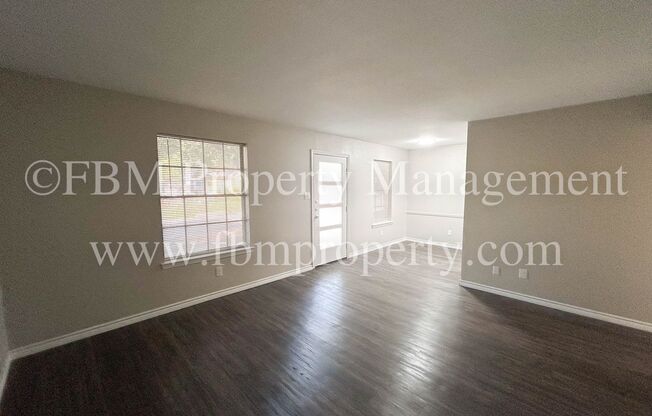 2 beds, 1 bath, $1,100, Unit D